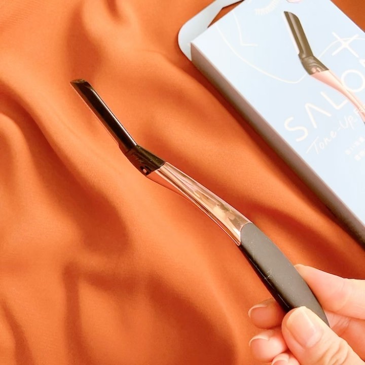 サロンプラス トーンアップ フェイススムーサー ホルダー（刃付き）/サロンプラス/シェーバーを使ったクチコミ（3枚目）