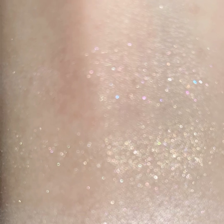 コンスピキュアス アイズ リミテッドコレクション b/Amplitude/単色アイシャドウの動画クチコミ2つ目