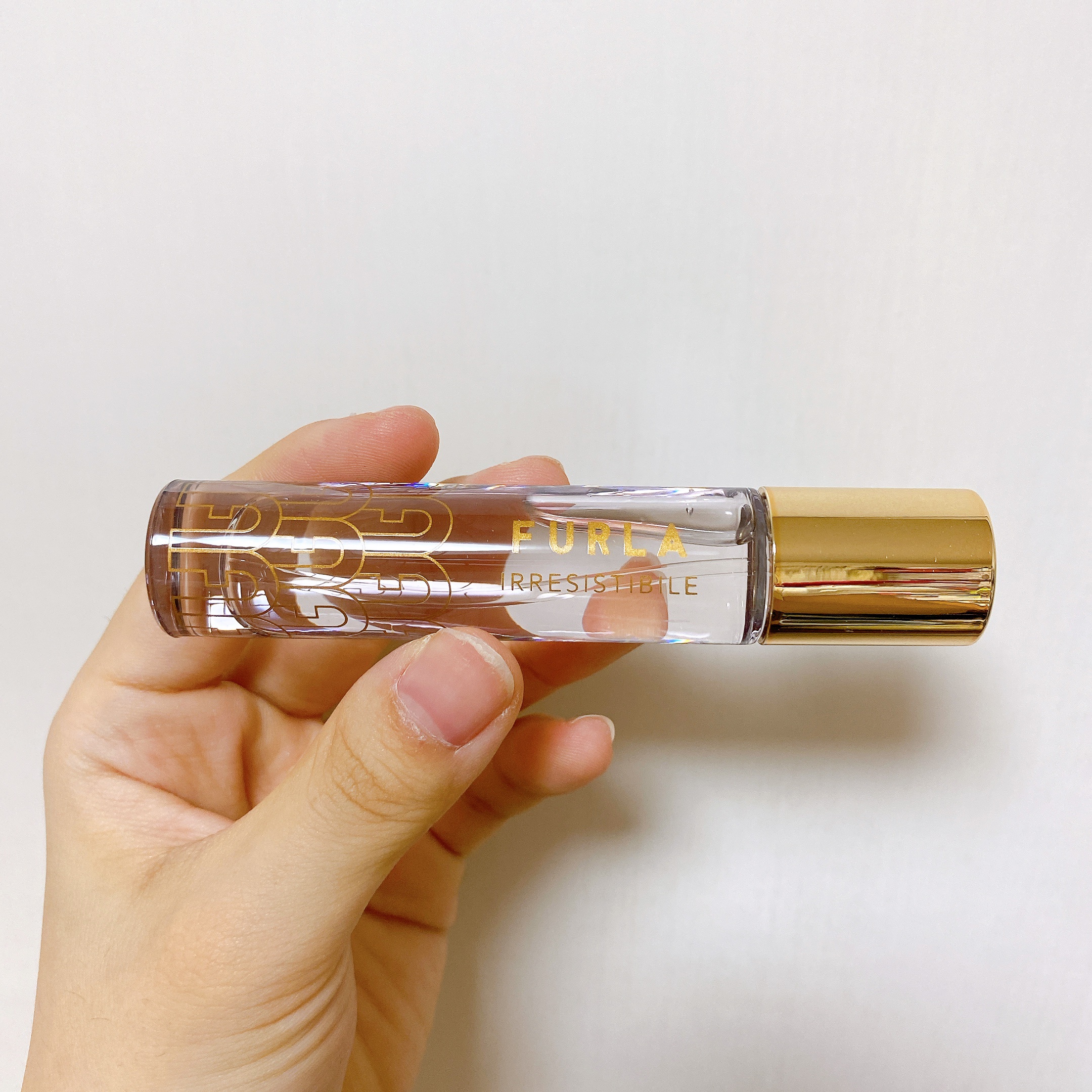 イレジスティブル　オードパルファム/フルラ/香水(レディース)の動画クチコミ1つ目