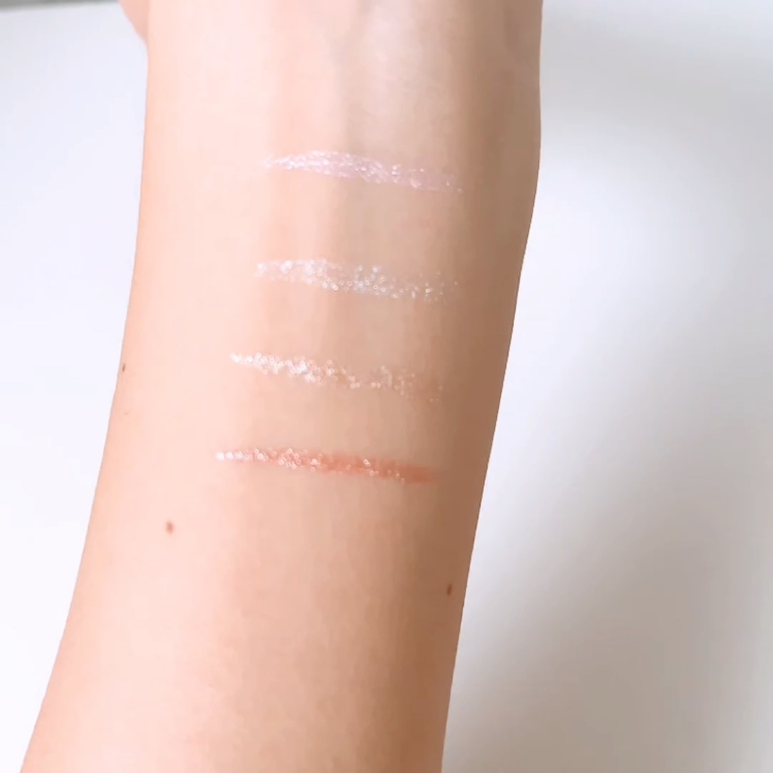 ベタートゥイムグリッターペンアイライナー/Merrymonde/リキッドアイライナーの動画クチコミ2つ目