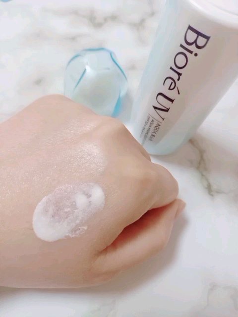 ビオレUV　アクアリッチ　アクアハイライトローション（水層ハイライトUV）/ビオレ/日焼け止めローションの人気ショート動画