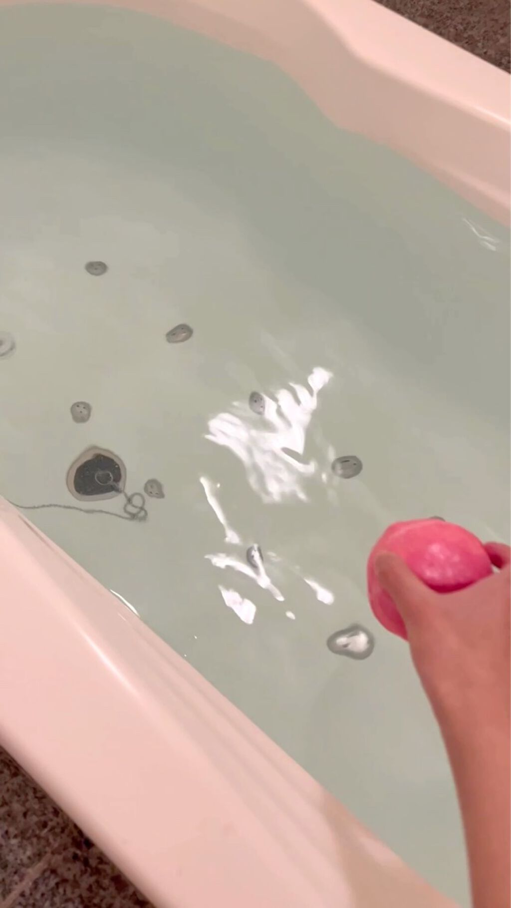 シンク ピンク/ラッシュ/入浴剤の動画クチコミ3つ目