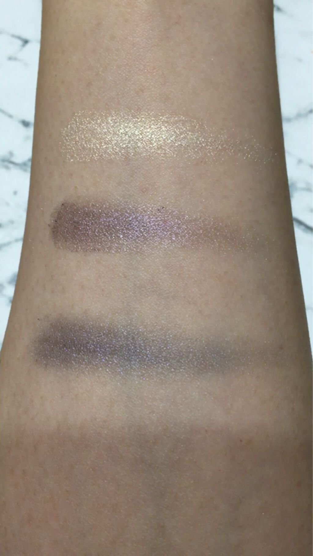 トーンアップアイシャドウ/CEZANNE/アイシャドウパレットを使ったクチコミ（3枚目）