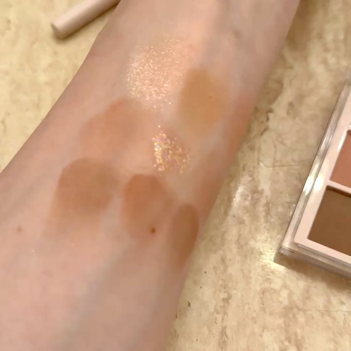 KEYBO FALL IN LOVE SHADOW PALETTE/keybo/アイシャドウパレットを使ったクチコミ（3枚目）