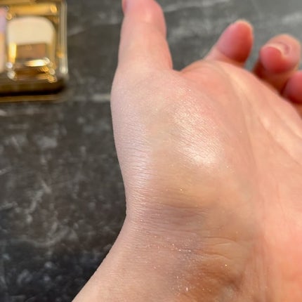 ル・レオスールデクラ /クレ・ド・ポー ボーテ/パウダーハイライトを使ったクチコミ(3枚目)