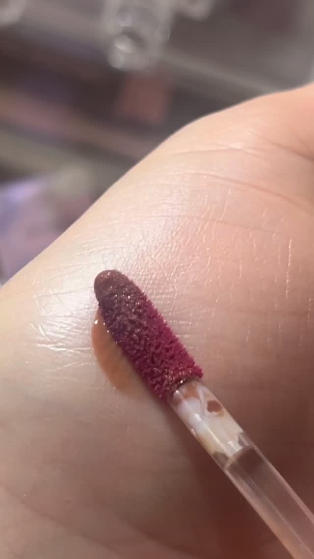 韓国人の友達に送ってもらった🤎
@molette_official のティント、韓国のコスオタたちの間でも話題のリップで、ずっと欲しくてついにGET🥹✨
思った通りの透明感と艶、そして洗練されたカラーが最高すぎる！

Qoo10公式なか