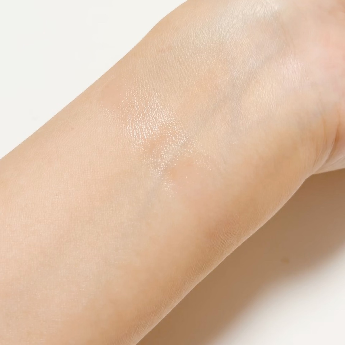 エテュセ リップエッセンス ホット/ettusais/リップ美容液の動画クチコミ5つ目