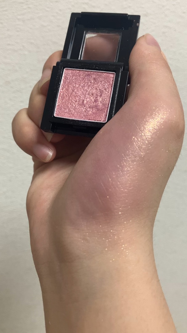 ヴィセ アヴァン シングルアイカラー 053 SHINE SHOCK/Visée/単色アイシャドウを使ったクチコミ（1枚目）