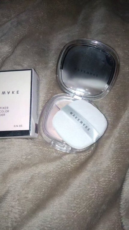wakemake ステイフィクサーマルチカラーパウダーのクチコミ「WAKEMAKE購入品
パウダーなのにツヤ感が出て最高に👍️💗
サクラっぽい色味で春にぴっ.....」(1枚目)
