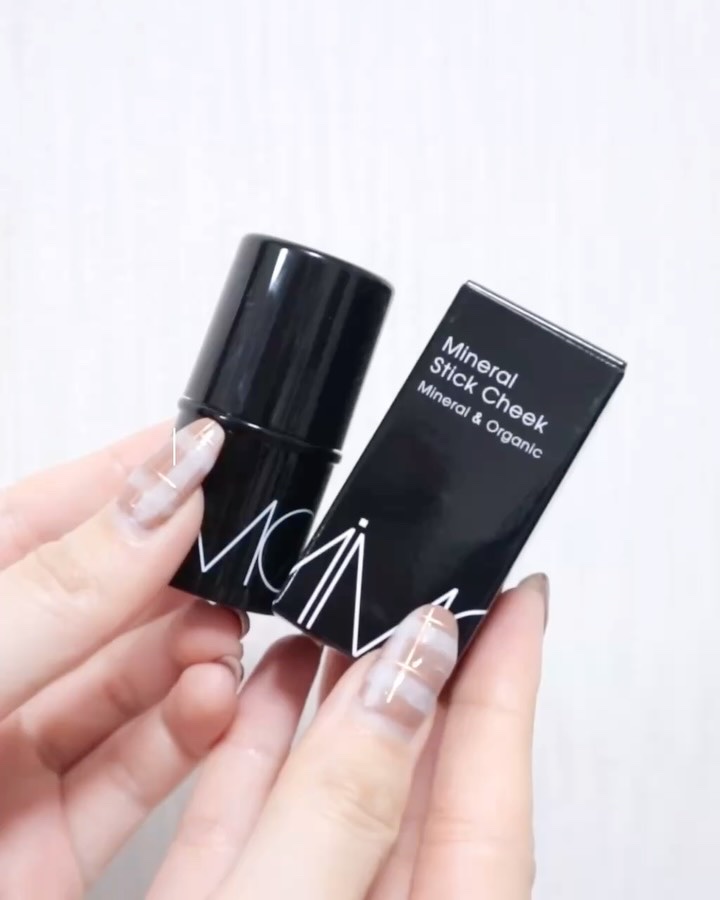 ミネラルスティックチーク/MiMC/ジェル・クリームチークの動画クチコミ1つ目