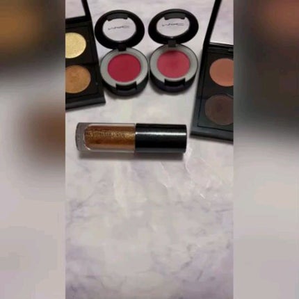 パウダー キス アイシャドウ/M・A・C/単色アイシャドウの人気ショート動画