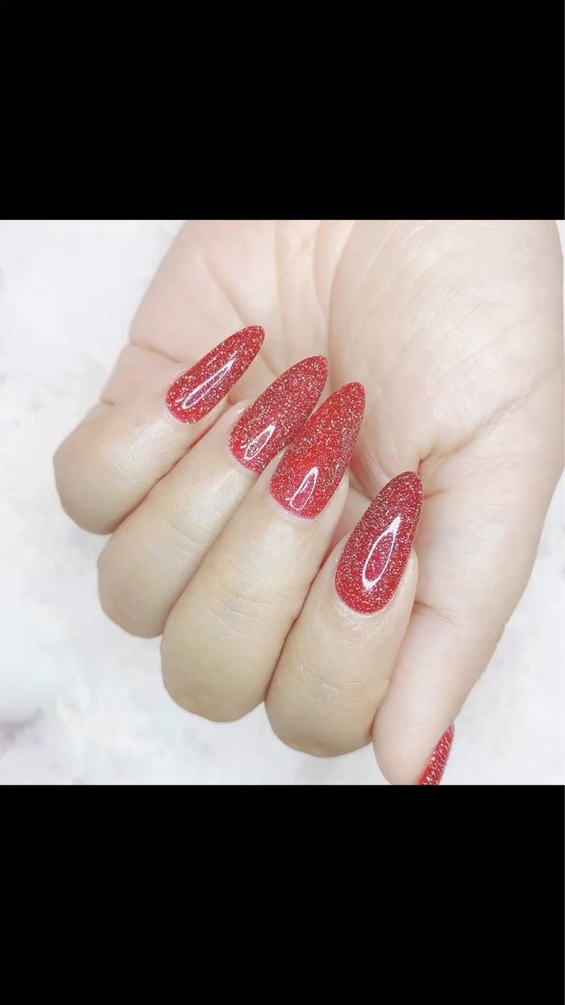 #ロングネイル,#赤ネイル,#レッドネイル,#フラッシュネイルのネイルデザイン