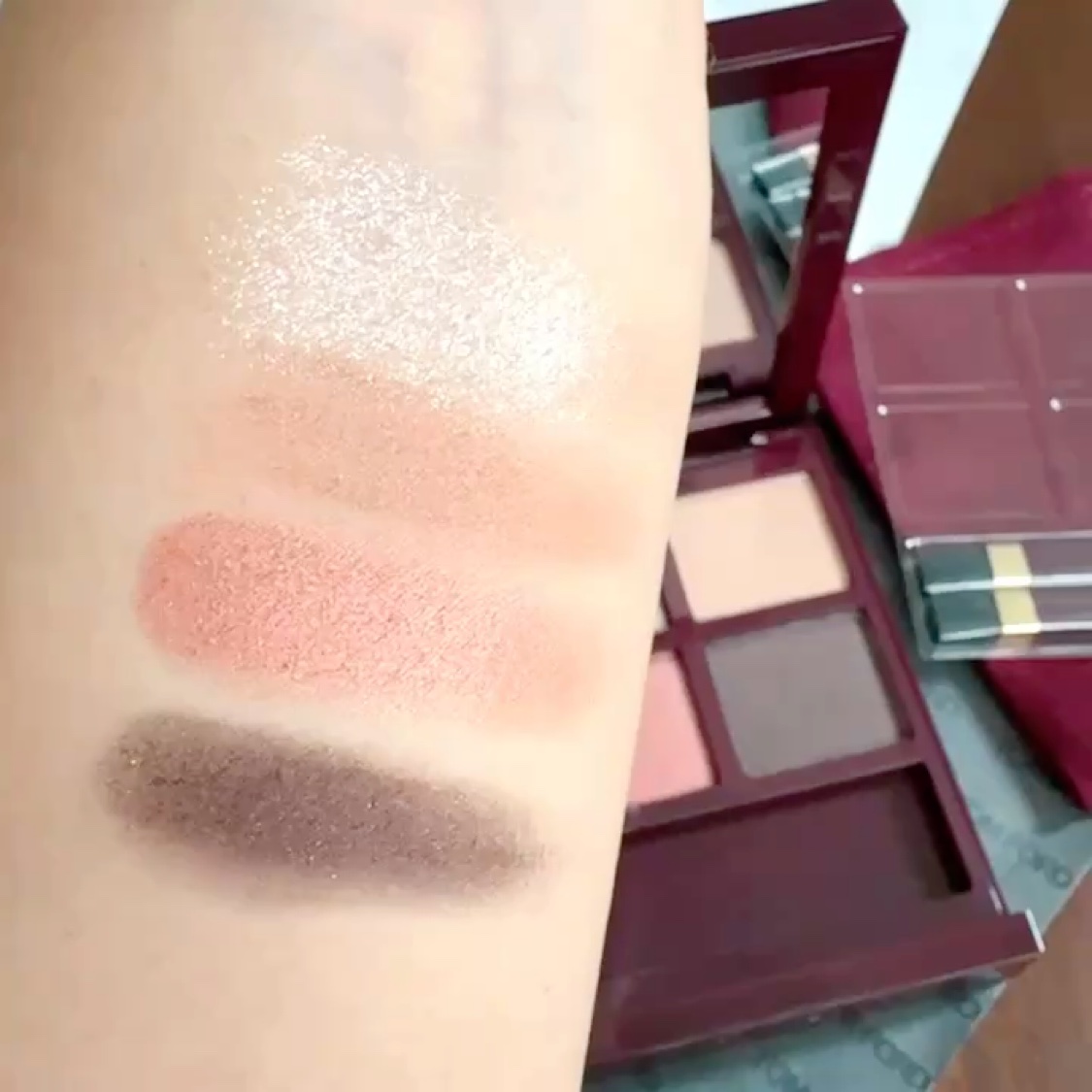 アイ カラー クォード/TOM FORD BEAUTY/アイシャドウパレットの動画クチコミ2つ目