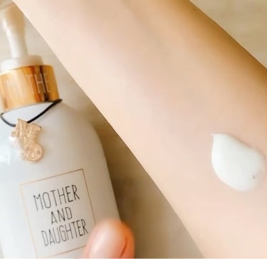 Mother&Daughter UVボディ&フェイスジェル SPF43 PA+++のクチコミ「もっと早く買えばよかった！
LDKで１位の
白くならない日焼け止め♡

チャントアチャームを
.....」（1枚目）