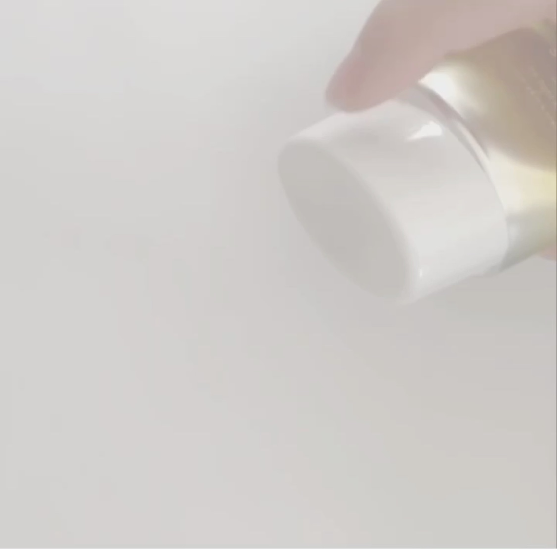 すっぴんパウダーC ホワイトフローラルブーケの香り/クラブ/プレストパウダーを使ったクチコミ（2枚目）