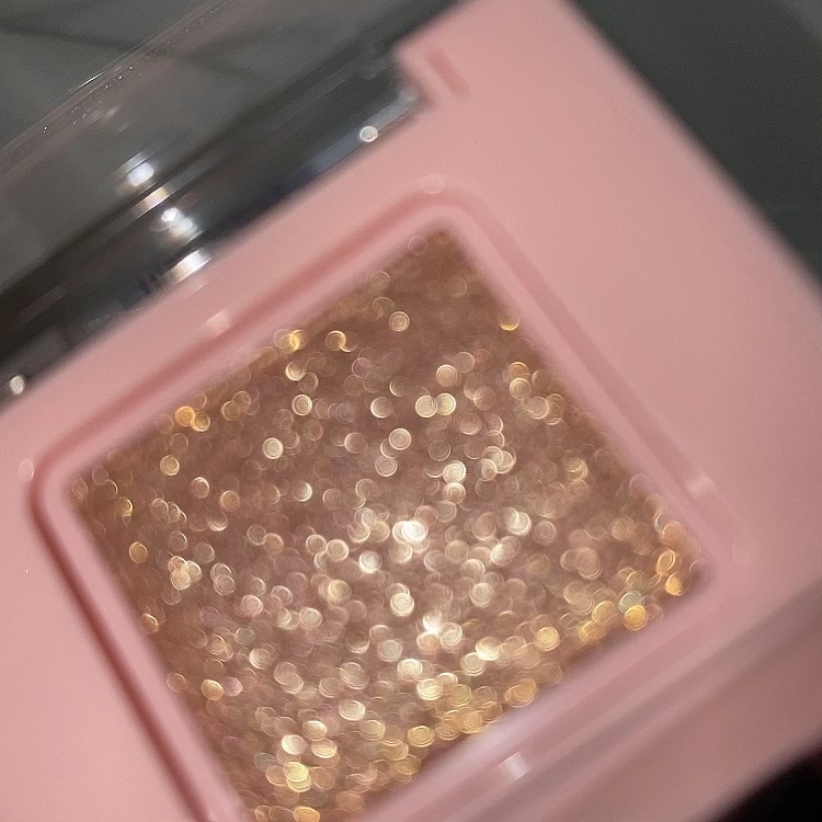 フーミー シングルラメシャドウ/WHOMEE/単色アイシャドウを使ったクチコミ（1枚目）