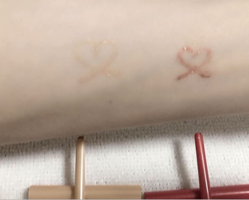 ラブ・ライナー ペンシルアイライナー グリッターコレクション2/ラブ・ライナー/ペンシルアイライナーの動画クチコミ2つ目