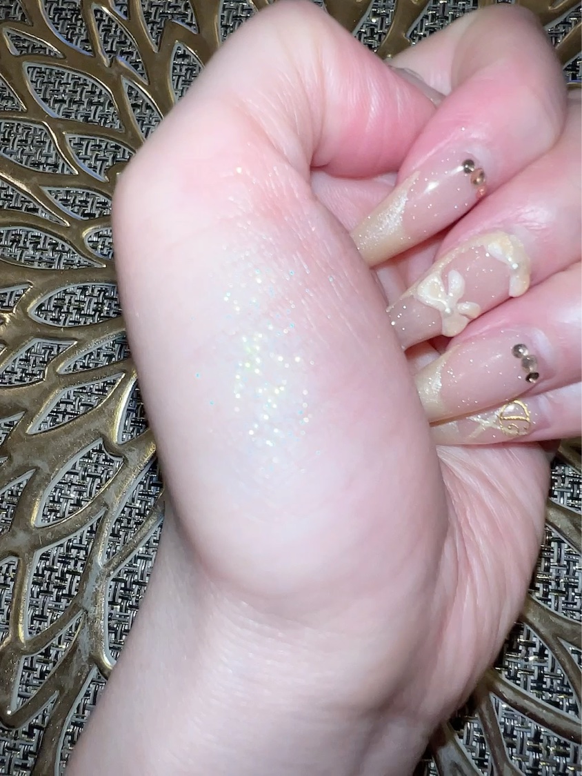  シアー グリッターアイズ/KiSS/単色アイシャドウの動画クチコミ5つ目