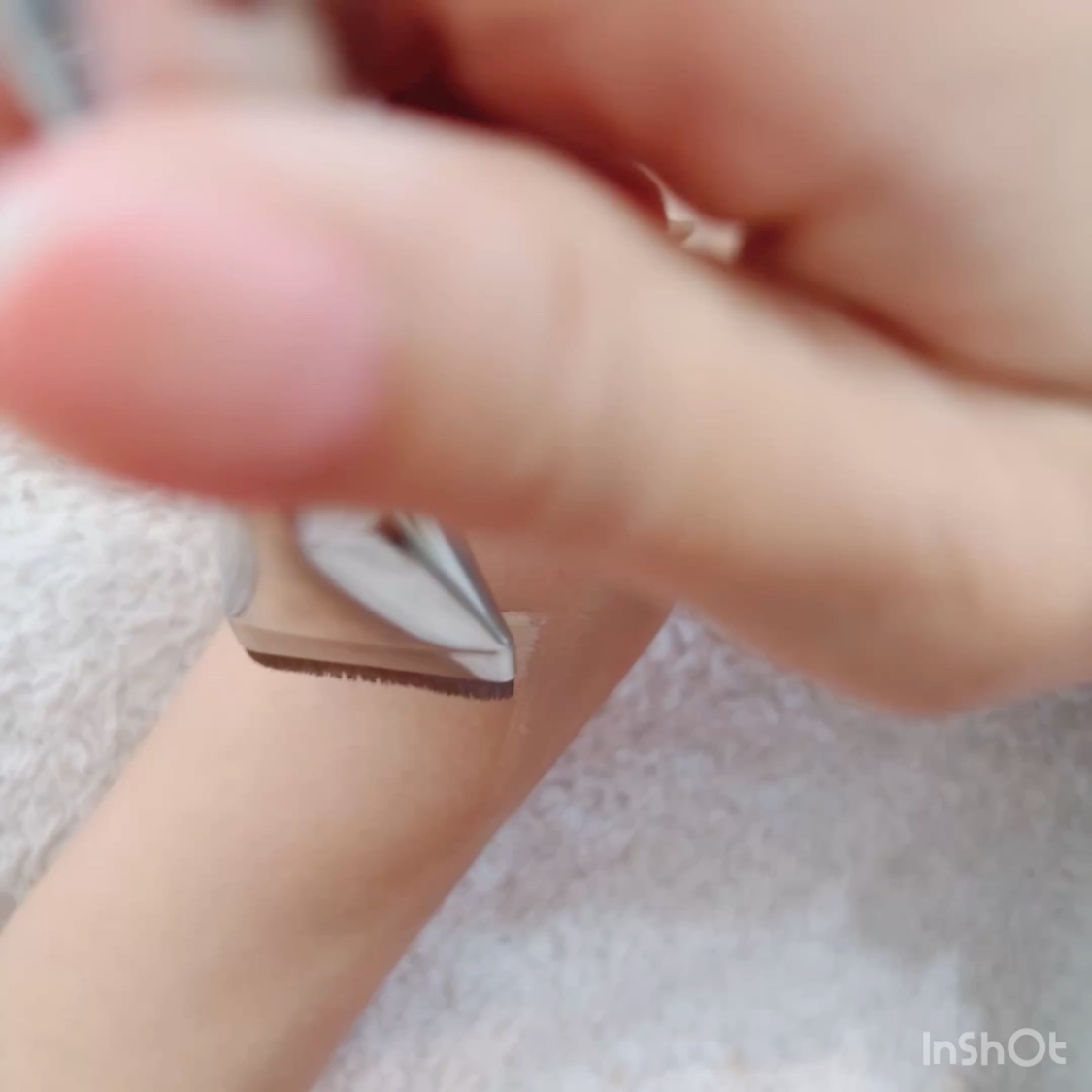 wakemake Spatula Wide Foundation Brushのクチコミ「wakemakeのスパチュラワイドブラシ🧚

メガ割で買ってたんですけど笑
今更レポします🤗
.....」（3枚目）