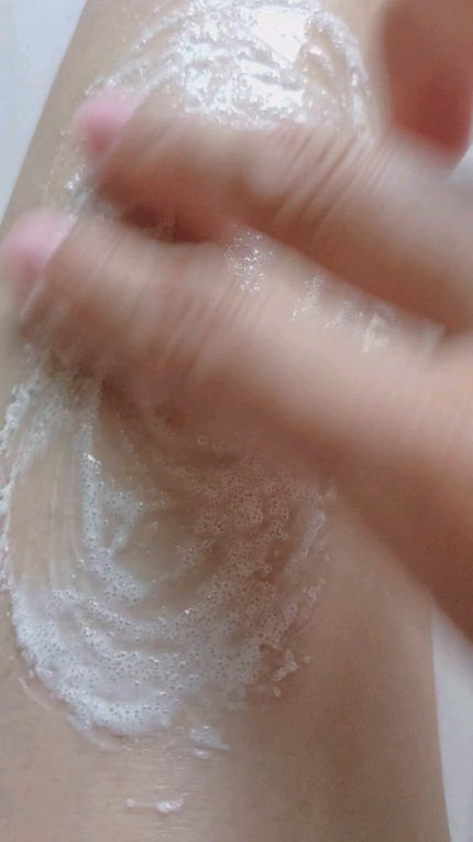 Q+Me スウィートボムタラソスクラブレモンティーの香り/AGARISM/バスト・ヒップケアの人気ショート動画