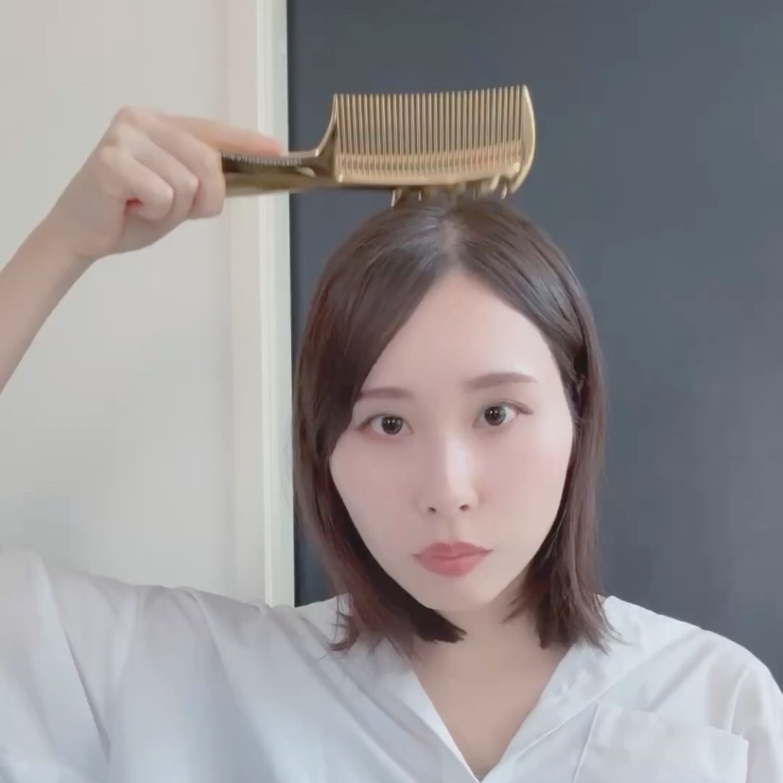 K24GP スカルプカッサ ゴールド/LOVECHROME/ヘアコームの動画クチコミ1つ目