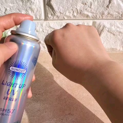 サンカットR ライトアップUV スプレー/サンカット®/日焼け止めミスト・スプレーを使ったクチコミ（2枚目）