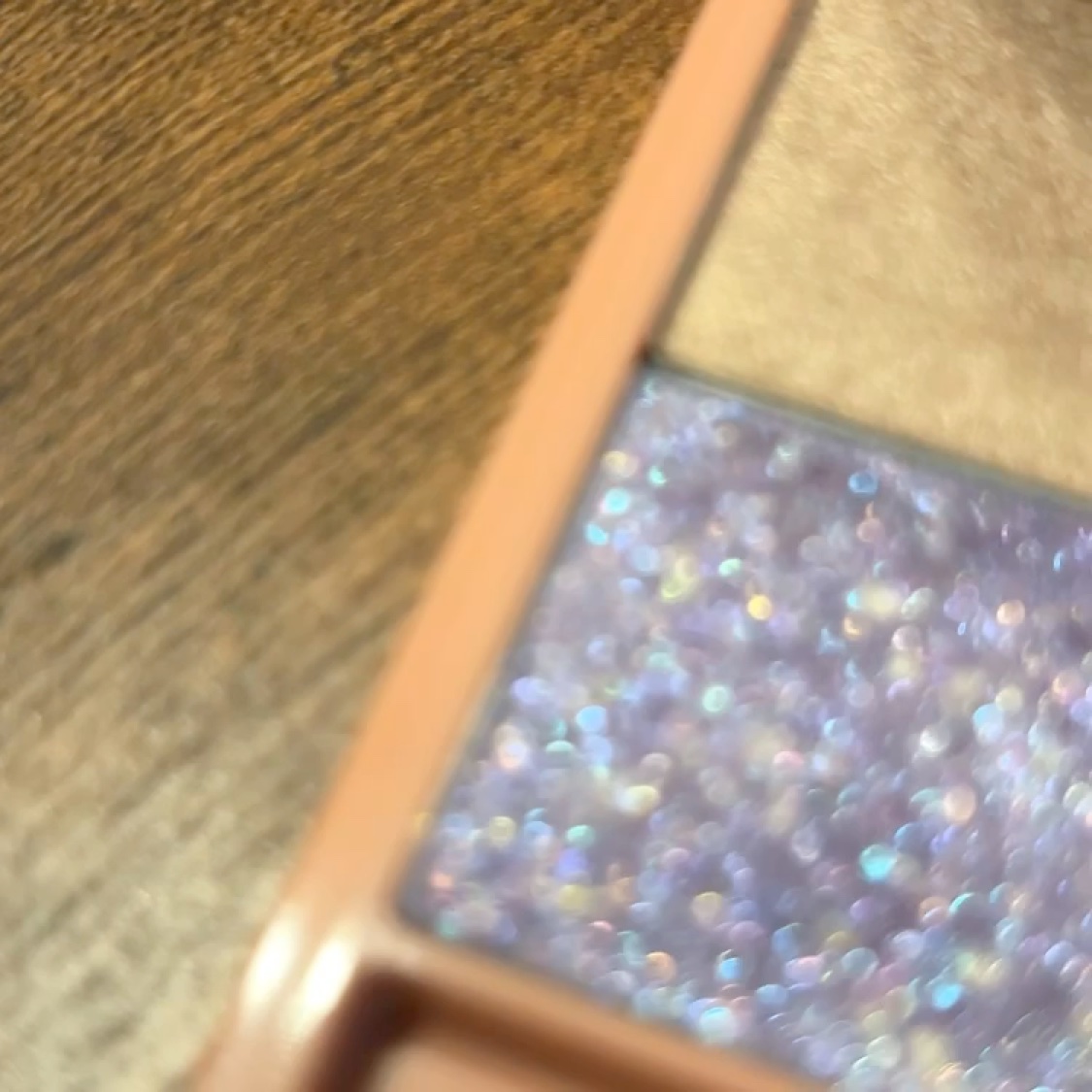 アイシャドウレフィル/ROUTEES/単色アイシャドウの動画クチコミ1つ目