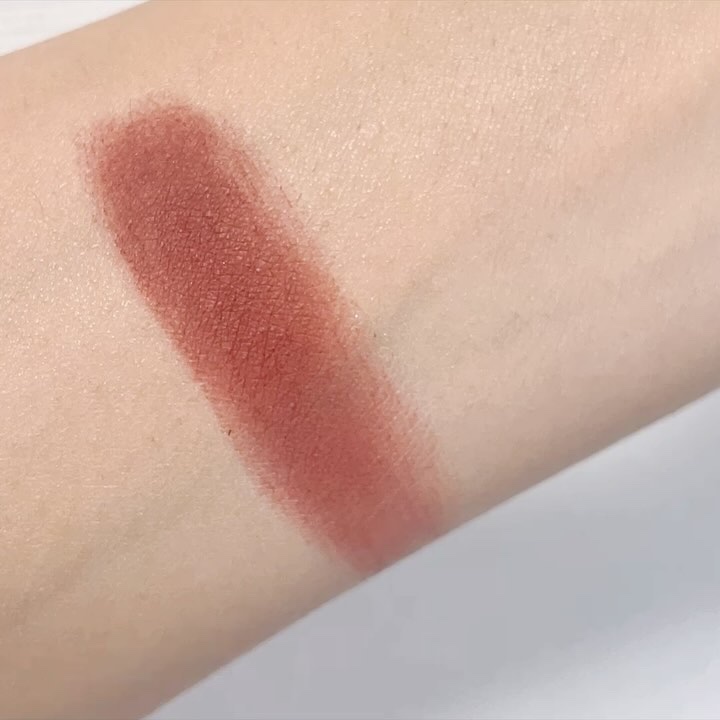 ディオールショウ モノ クルール/Dior/アイシャドウの動画クチコミ1つ目