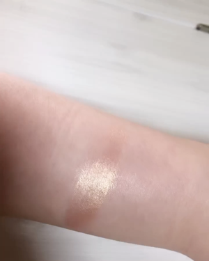 スーパーラディアントブースター/NARS/化粧下地を使ったクチコミ(2枚目)