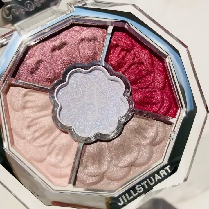 ジルスチュアート ブルームクチュール アイズ　ジュエルドブーケ/JILL STUART/アイシャドウパレットを使ったクチコミ（2枚目）