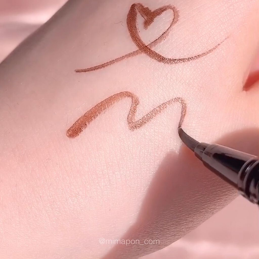 リキッドブラシペンアイライナー/SISTER ANN/リキッドアイライナーの動画クチコミ1つ目