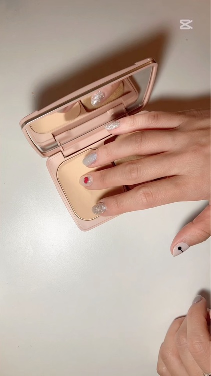 ヴェール ファンデーション N/PAUL & JOE BEAUTE/パウダーファンデーションを使ったクチコミ（2枚目）