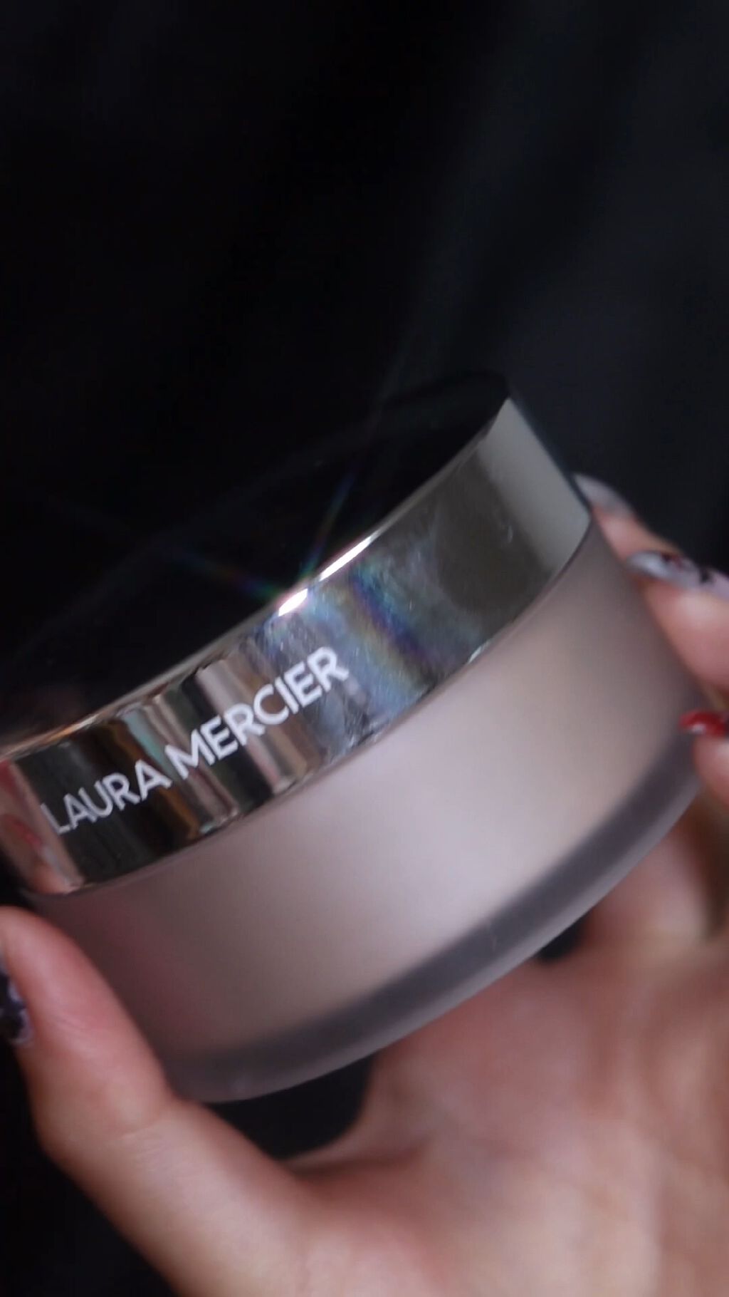 トランスルーセント ルース セッティング パウダー ライトキャッチャー/ローラ メルシエ/ルースパウダーの動画クチコミ4つ目