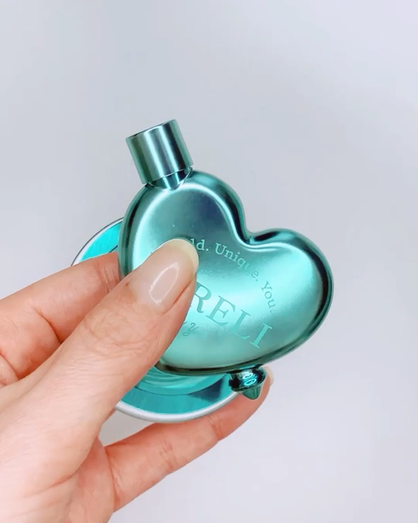 Heart Bling Tok Glossy Tint/VARELI/リップティントを使ったクチコミ（3枚目）