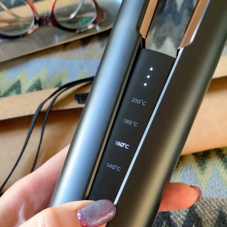 ２WAYコードレスヘアアイロン/Aesty/その他ヘアアイロンの動画クチコミ4つ目