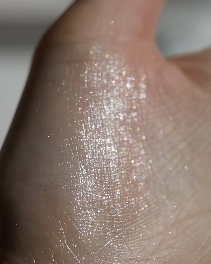 ボーム エサンシエル マーメイド グロウ/CHANEL/スティックハイライトを使ったクチコミ（2枚目）