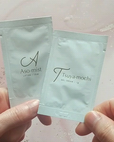 前回は素肌ラボ　アソミスト＆つや
もちを紹介させていただきました✨

動画ではテクスチャーや使用感を
お伝えします。

アソミストは本来はミストタイプで、
直接顔や首に使えますがサンプル
のため、ローション的な使い方には
なりましたが、肌馴