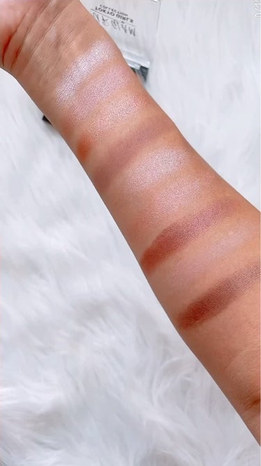 UR GLAM　BLOOMING EYE COLOR PALETTE/U R GLAM/パウダーアイシャドウを使ったクチコミ（3枚目）