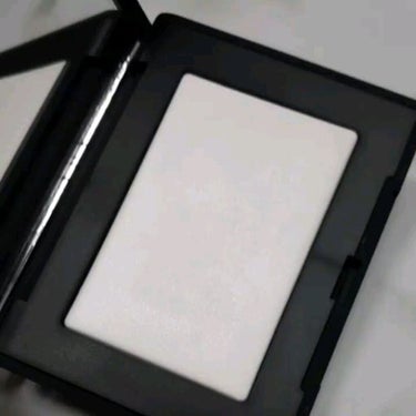 ライトリフレクティングセッティングパウダー　プレスト　N/NARS/プレストパウダーを使ったクチコミ（3枚目）