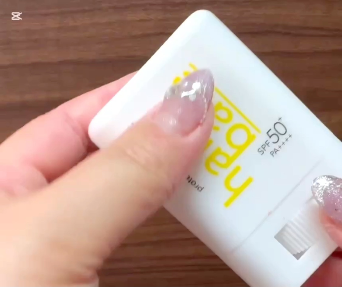 ハレバレ プロテクションUV セラム C スティック/ハレバレ/日焼け止めスティックを使ったクチコミ（3枚目）