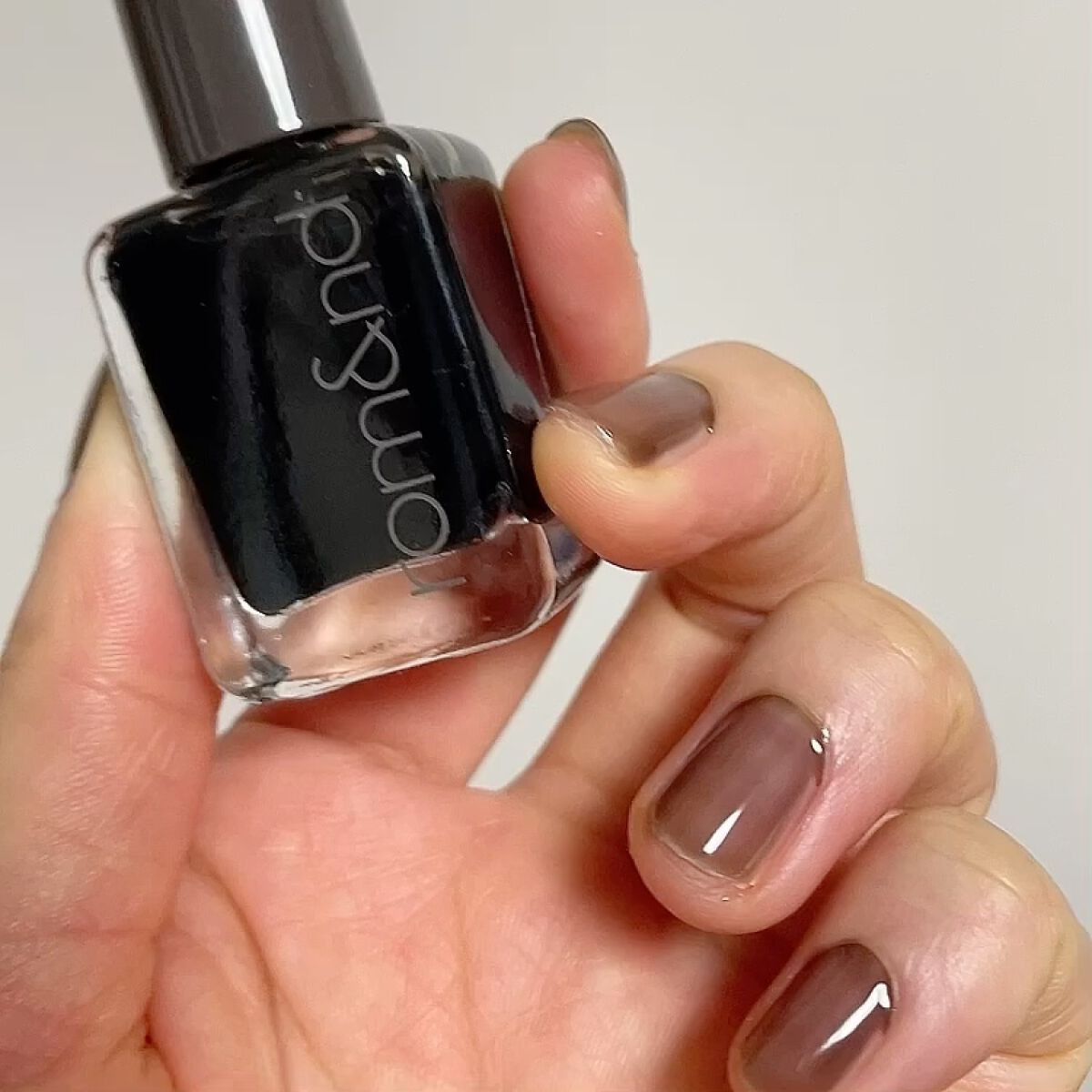 ムードペブルネイル 03 MONGDOL（モンドル）/rom&nd/マニキュアを使ったクチコミ（3枚目）