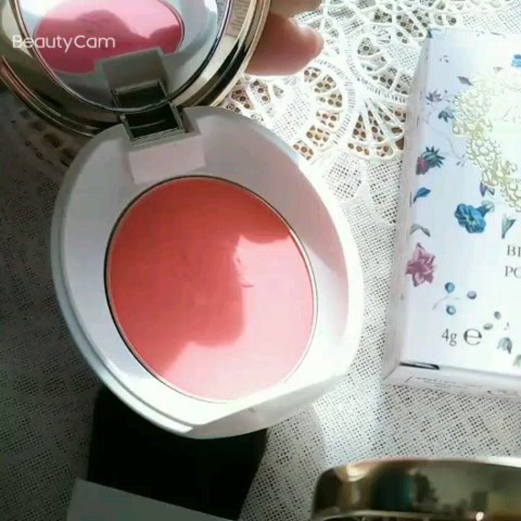 パウダーブラッシュ/レ・メルヴェイユーズ ラデュレ/パウダーチークを使ったクチコミ（2枚目）