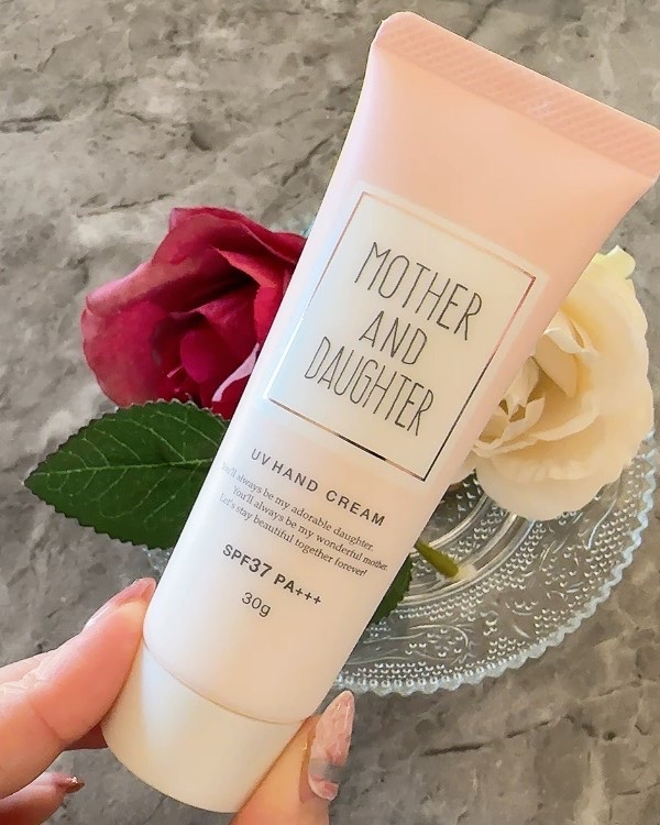 UVハンドクリームN SPF37 PA+++/Mother&Daughter/ハンドクリームを使ったクチコミ（3枚目）
