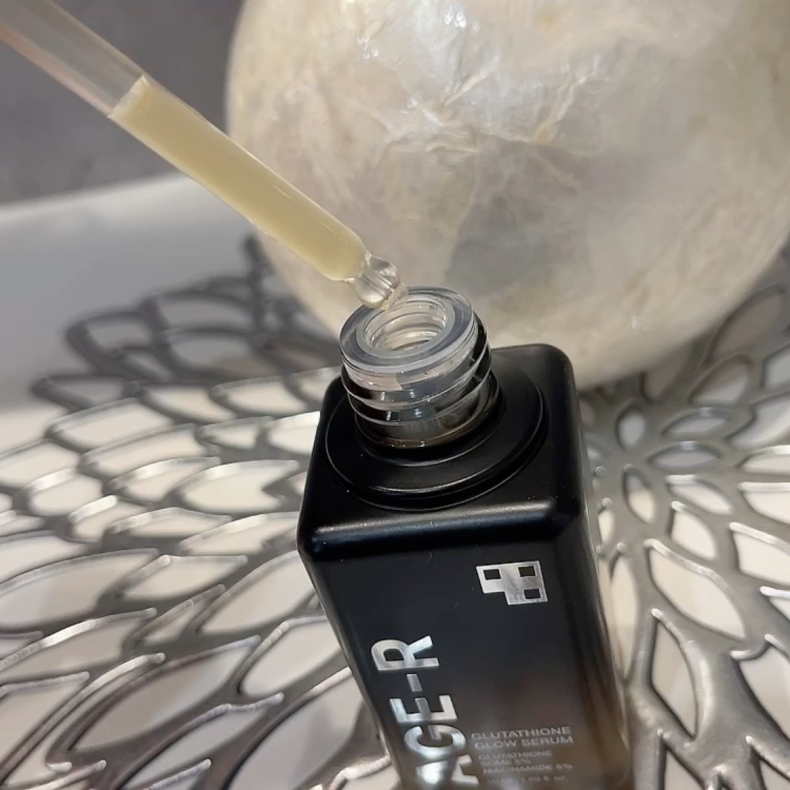 グルタチオングロウアンプル/MEDICUBE/美容液を使ったクチコミ（3枚目）