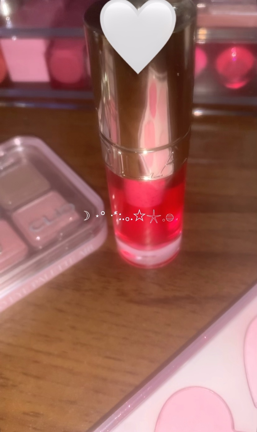 リップコンフォートオイル/CLARINS/リップグロスの動画クチコミ3つ目