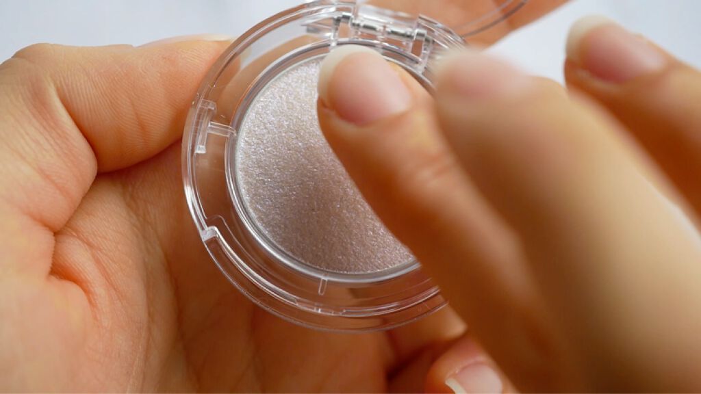 マルチグリッターカラー/ENBAN TOKYO/単色アイシャドウを使ったクチコミ（3枚目）