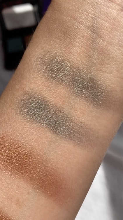 アイカラーコンパクト/ANNA SUI/アイシャドウパレットの動画クチコミ3つ目