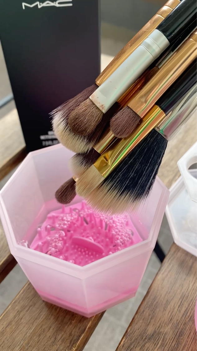 ブラシ クレンザー/M・A・C/その他化粧小物を使ったクチコミ（3枚目）