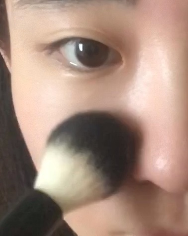 オイルコントロールフィルムパクト/A’pieu/プレストパウダーの動画クチコミ4つ目