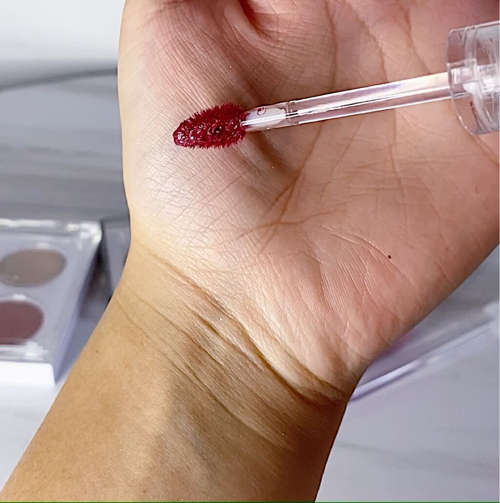 グリッター ザ アースシャドウ/unleashia/単色アイシャドウの動画クチコミ5つ目